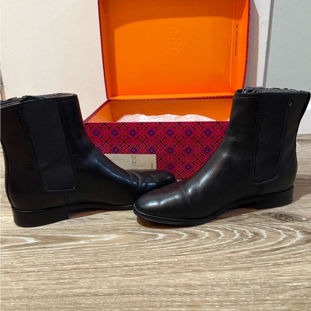 EUC Tory Burch Black Leather Boots Sleek Design with Box and Dust Bag - Picture 7 of 10